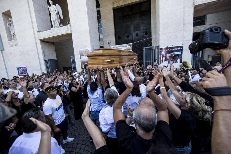 Il funerale del boss Casamonica 6