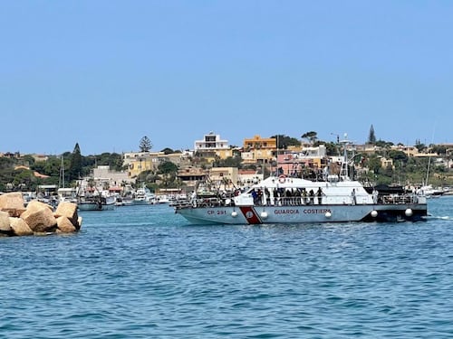L’hotspot di Lampedusa, da “inferno” a modello per l’Europa