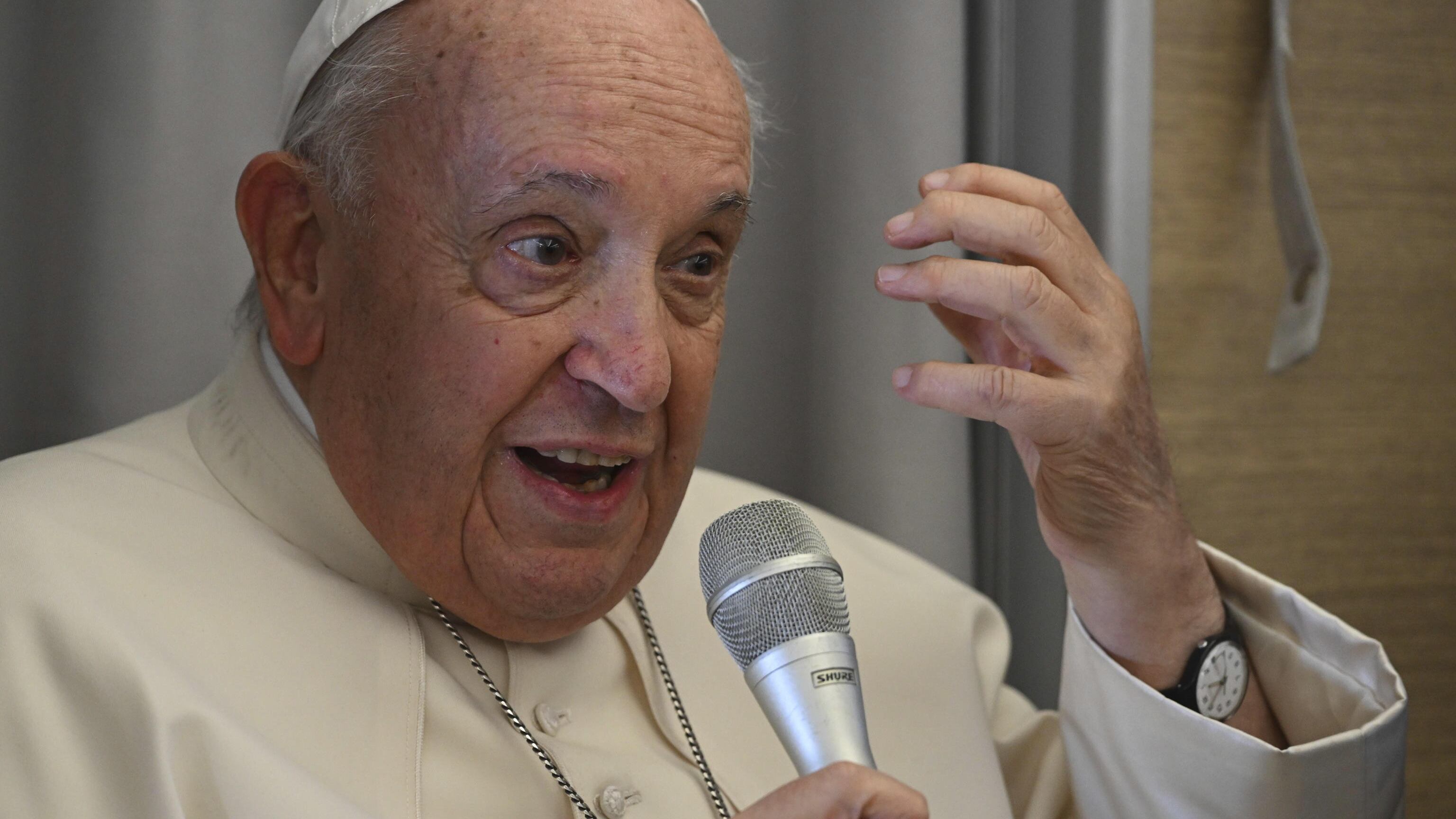 "Filorusso e non credibile". Così Kiev stoppa la mediazione del Papa