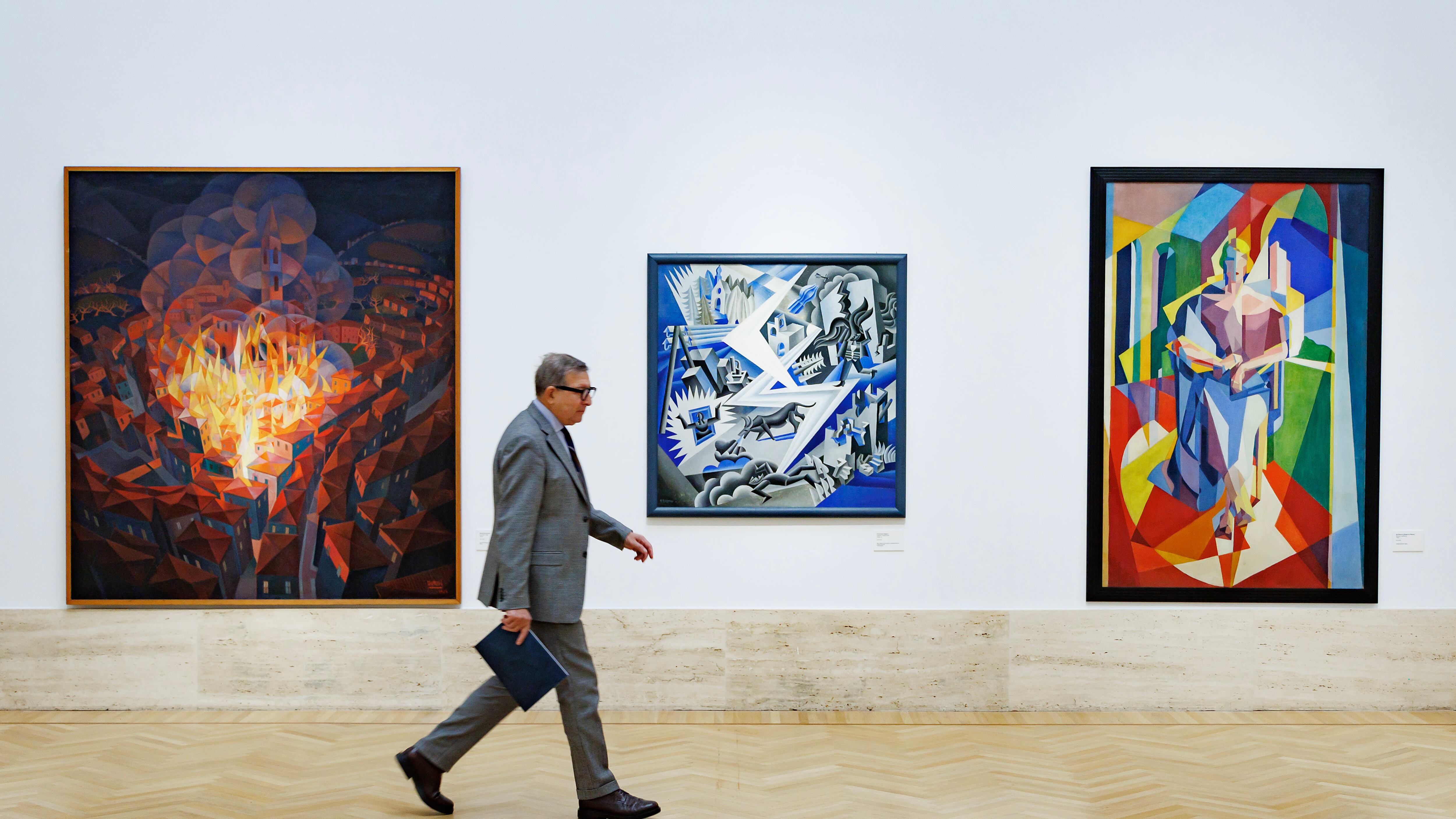 Futurismo, critiche e fiumi di polemiche non spengono l'interesse: file per entrare alla mostra di Roma