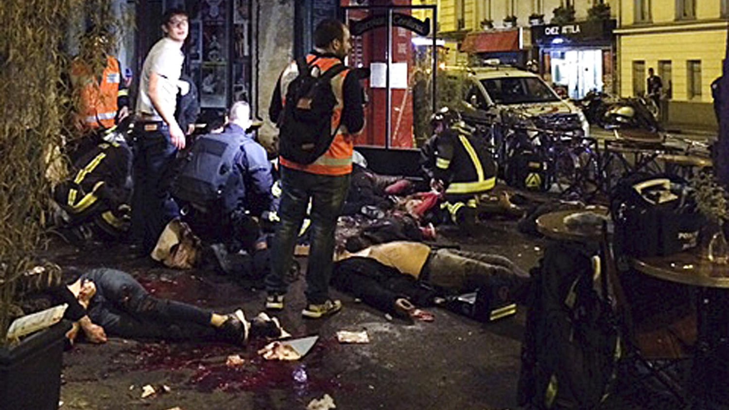 Barricati nel locale vicino all'attentato: "È stata la notte degli orrori"
