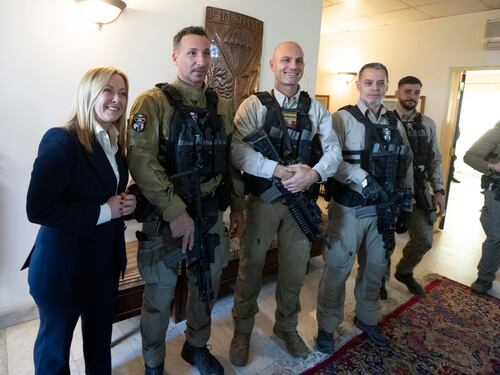 Giorgia Meloni in visita al contingente italiano in Iraq