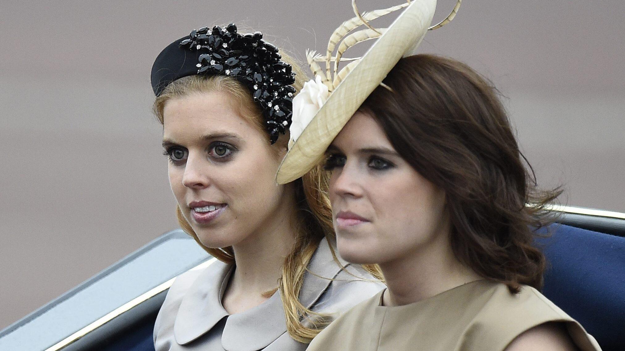 Re Carlo, la decisione sulle nipoti Beatrice ed Eugenie di York: escluse da tutti gli eventi ufficiali