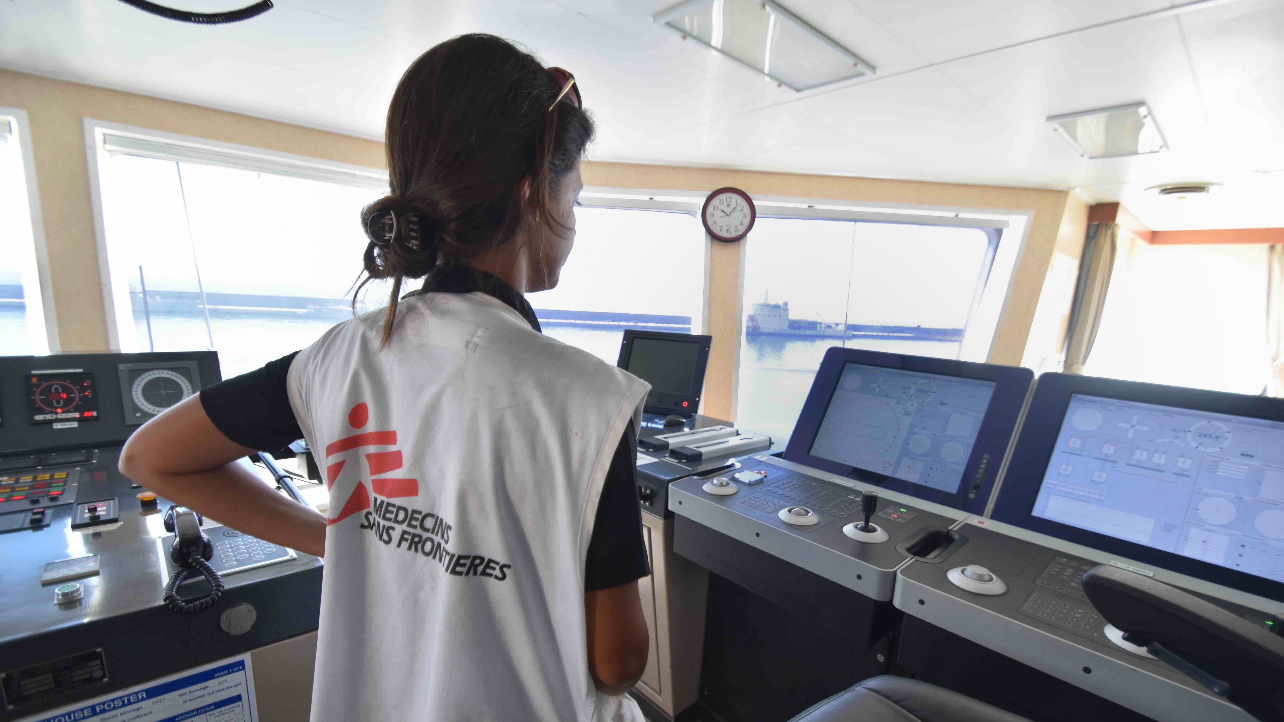 Migranti, boom di partenze dalla Libia. E Msf torna in mare
