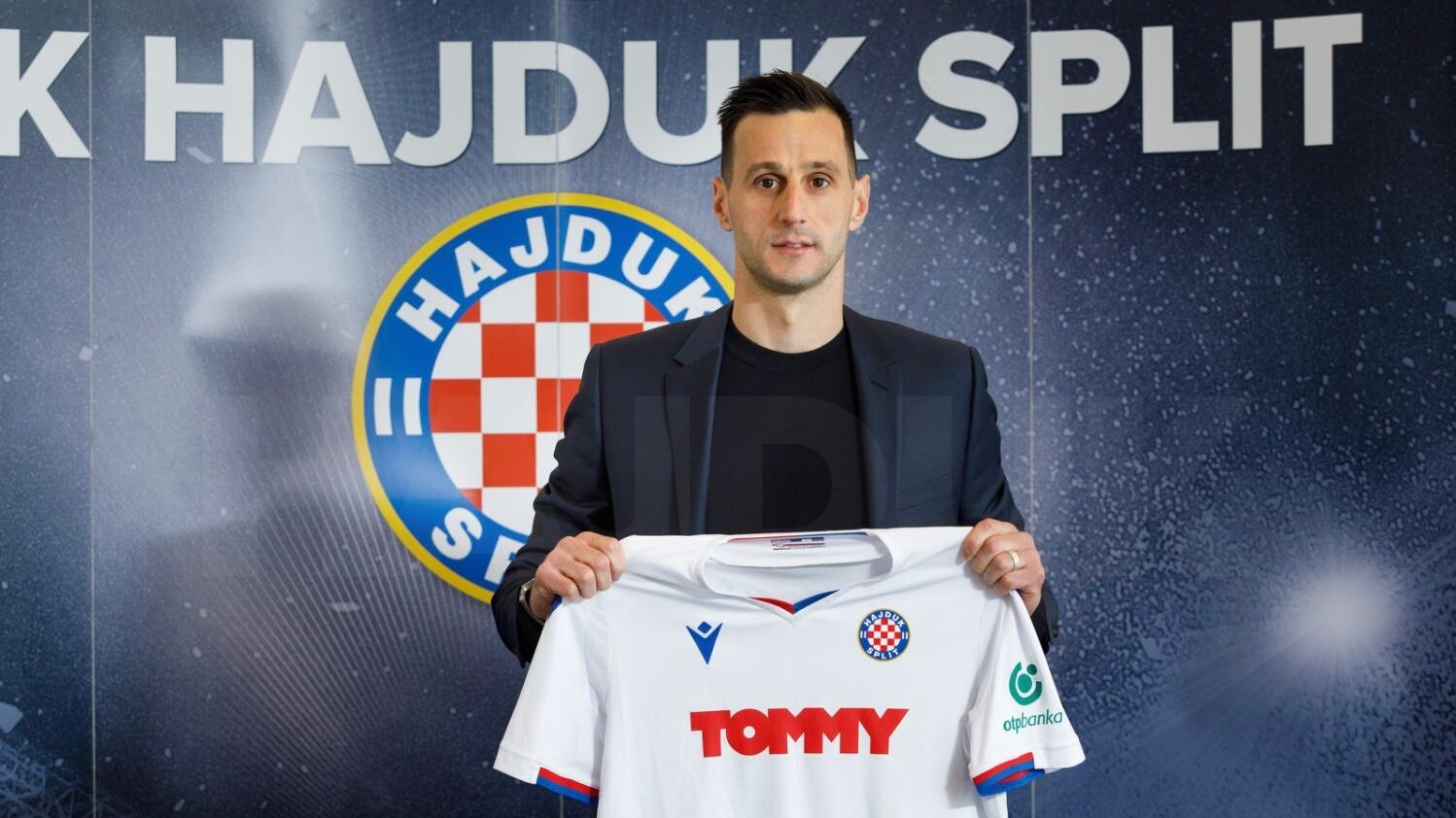 Kalinic ultimo romantico: torna a giocare per sei mesi ad 1 euro di stipendio