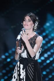 Sanremo 2017, gli outfit sexy della seconda serata 2
