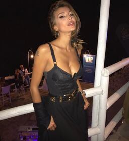 Cristina Buccino hot, vacanze in bikini 12