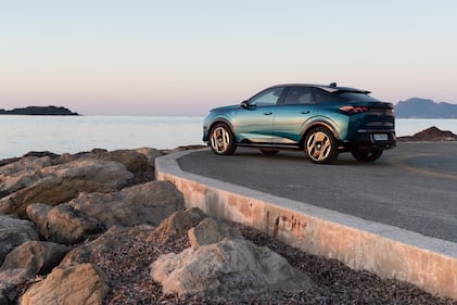 Peugeot e-3008: guarda tutte le foto 14