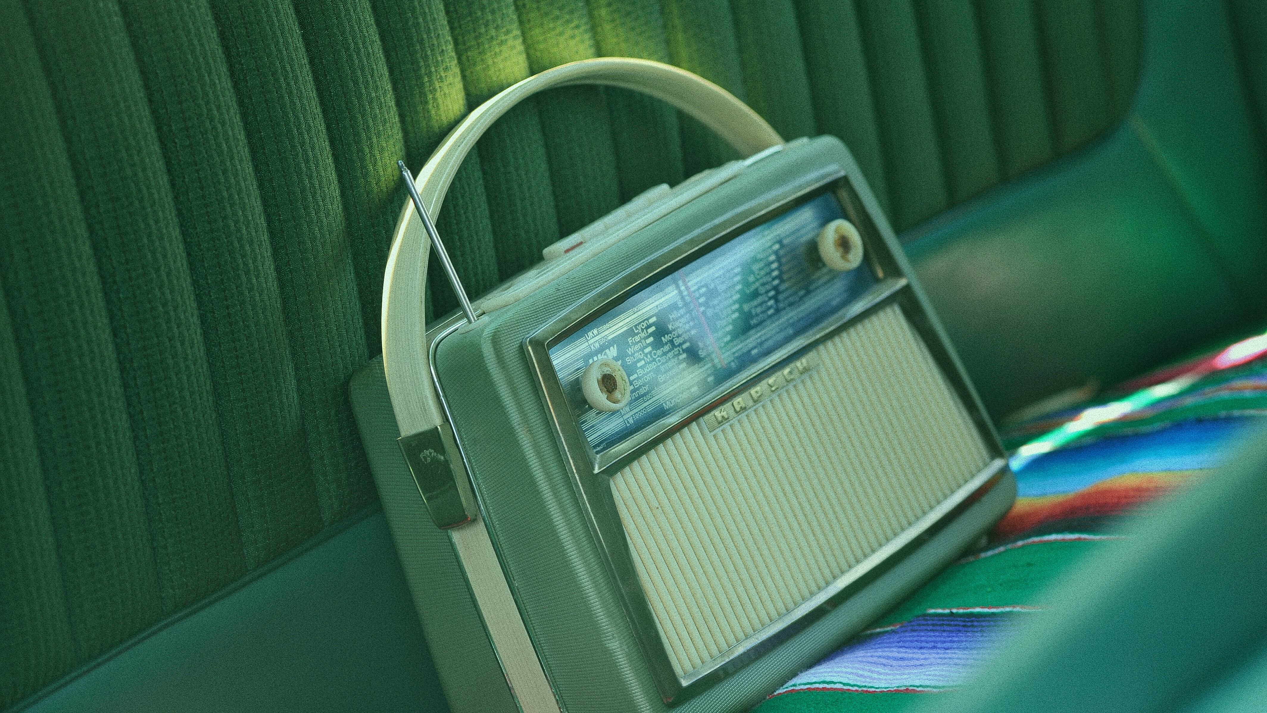 Per entrare nel futuro la radio deve cambiare musica