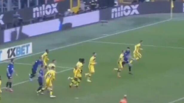 Il Verona tuona: "Il gol dell'Inter è irregolare, c'è fallo di Bastoni su Duda"