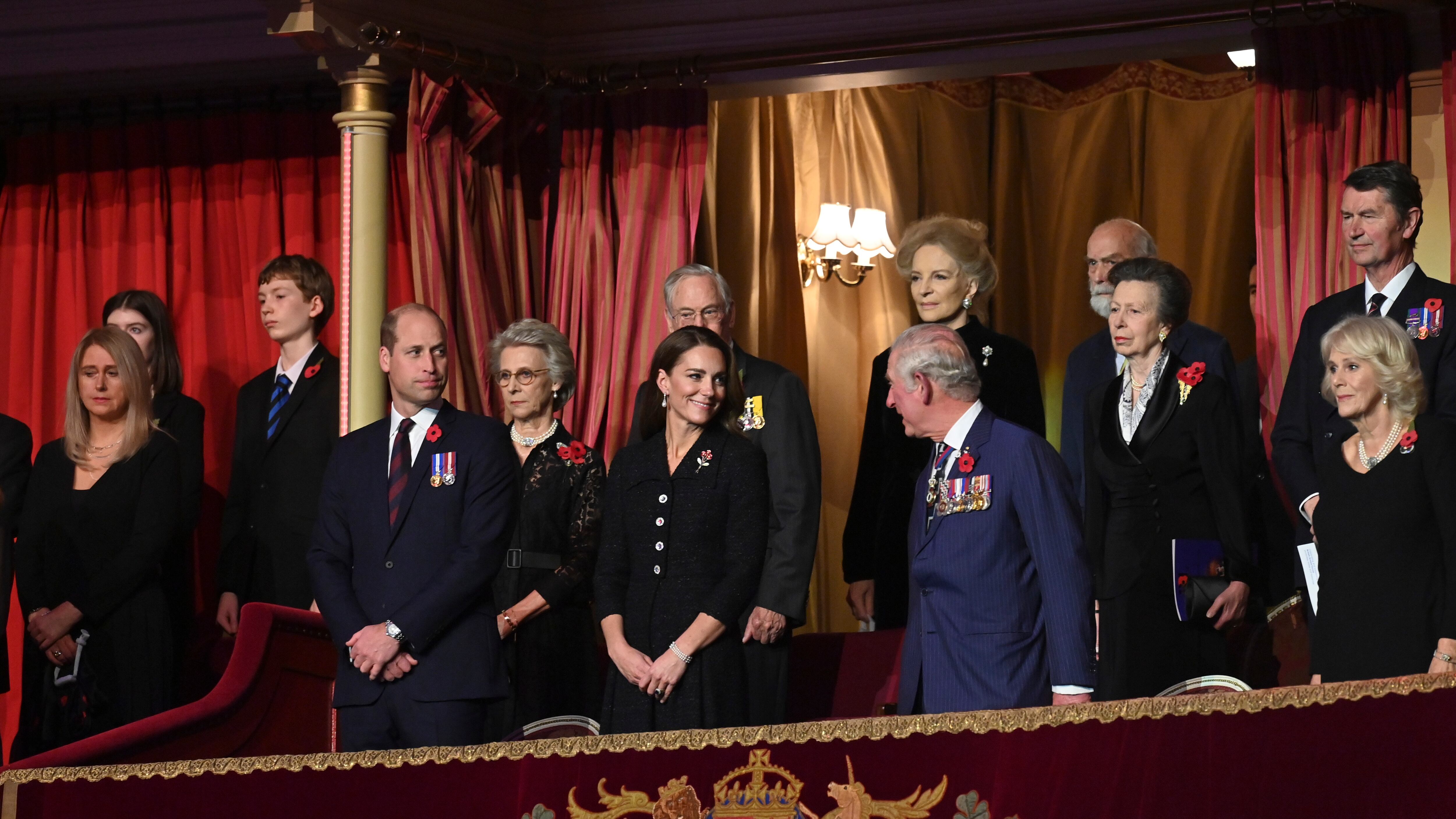 Il Natale dei Windsor: dall’arrivo di Kate a Sandringham al giallo di Harry e Meghan
