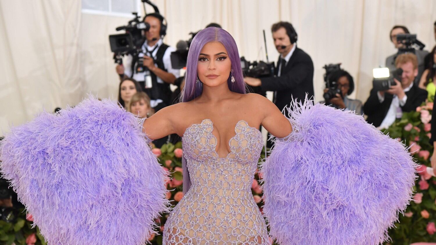 Kylie Jenner spia il lato B di Jennifer Lopez