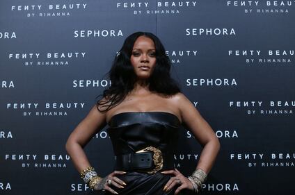Rihanna hot, il corpetto è esplosivo 13