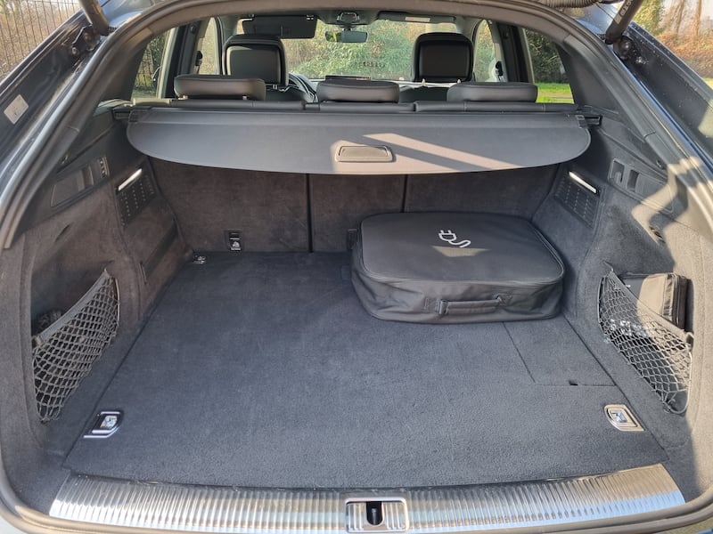 Audi Q5 Spoortback PHEV, guarda le foto 14