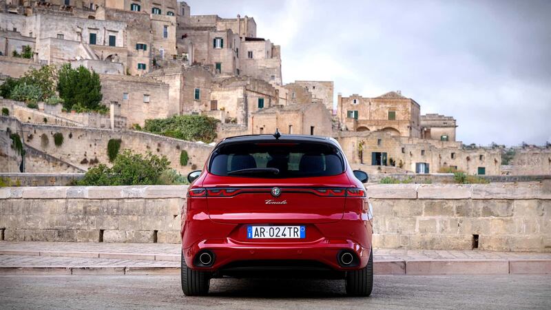 Alfa Romeo Tributo Italiano, guarda le foto della nuova gamma  6