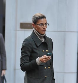 Martina Colombari sexy nella vita di tutti i giorni 34
