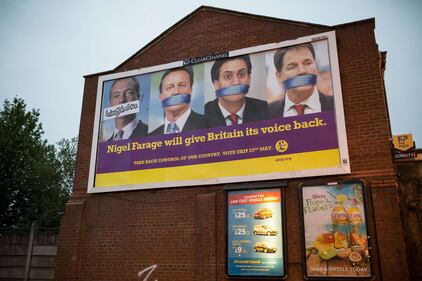 Manchester, deturpati i manifesti Ukip 4