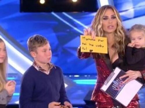 Gf Vip, i figli della Blasi le fanno una sorpresa. E Totti si commuove