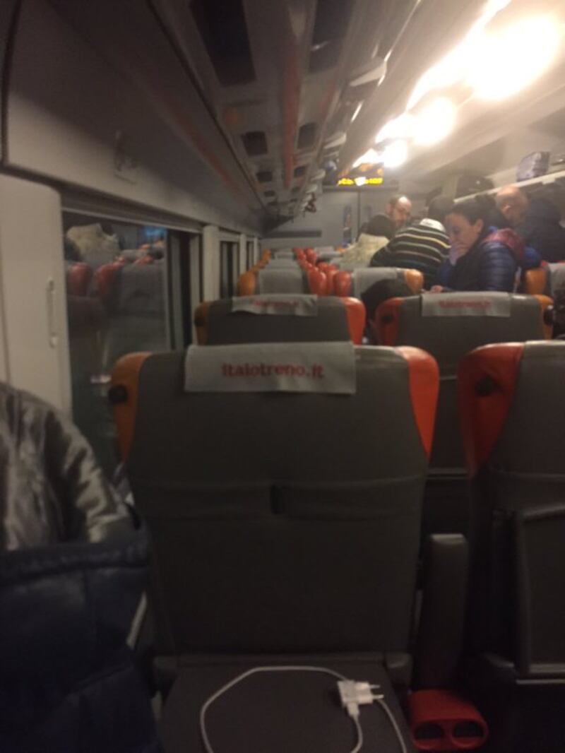 Allarme terrorismo a Termini: uomo armato di fucile giocattolo 4