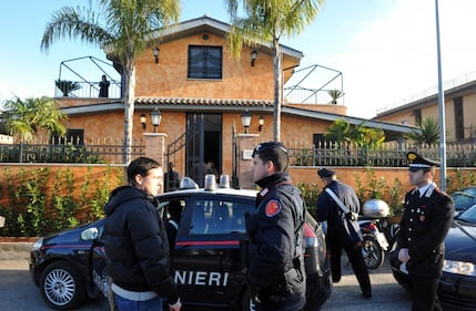 Casamonica, una vita da nababbi tra ferrari e ville con piscina 11