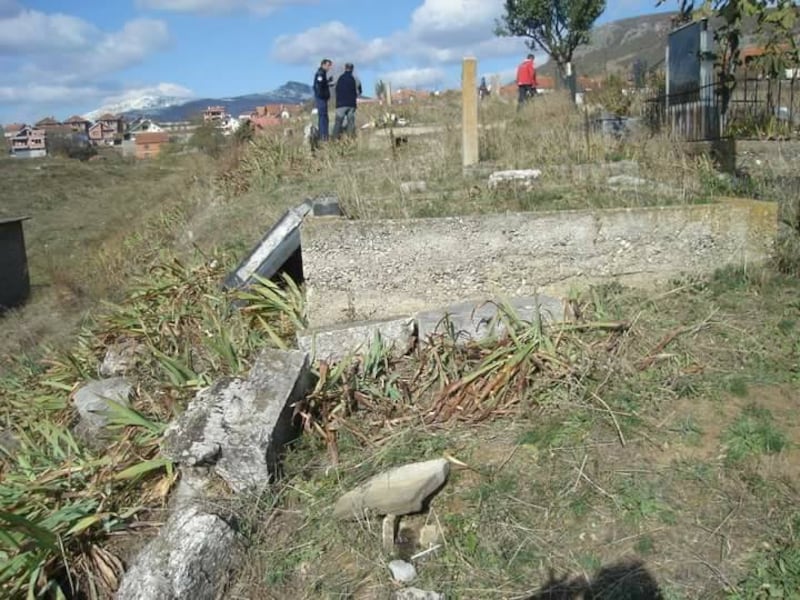 Croci spezzate: Kosovo in balia del radicalismo 5