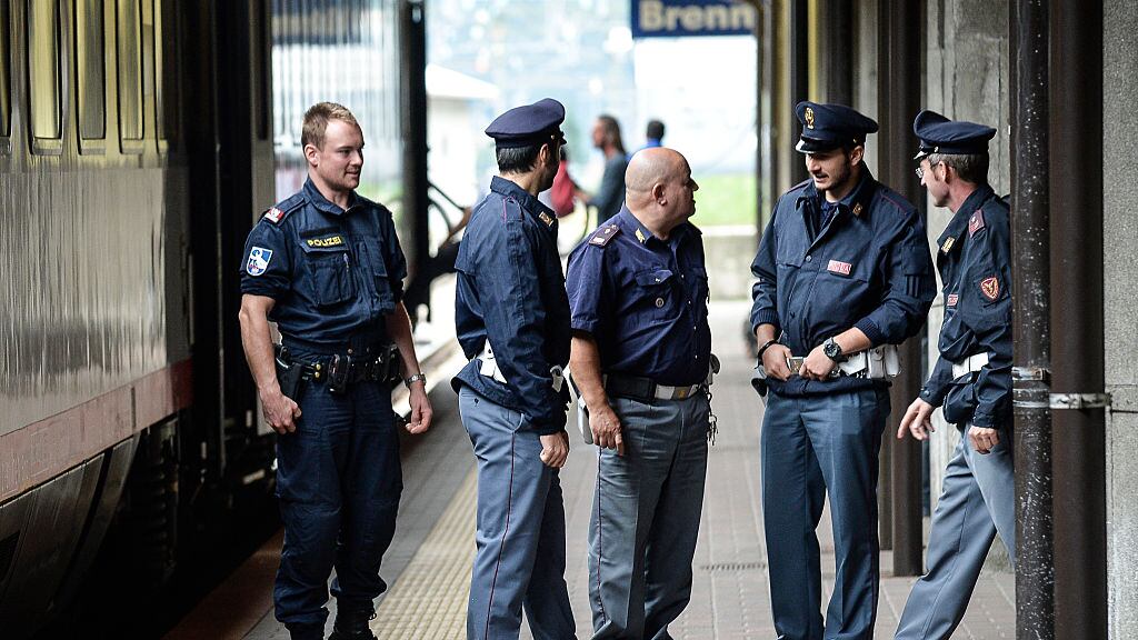 L'audio choc del poliziotto: "Arrestare i ladri? È inutile"