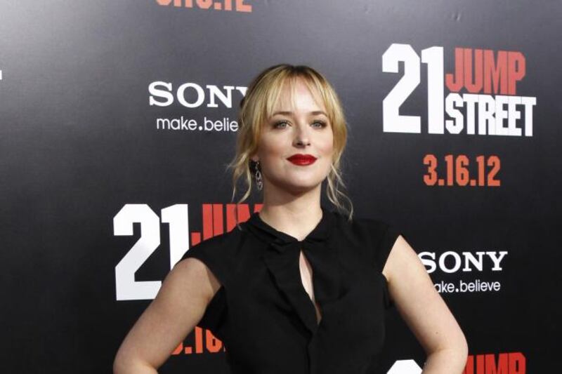 Dakota Johnson, sexy protagonista di 50 Sfumature 16