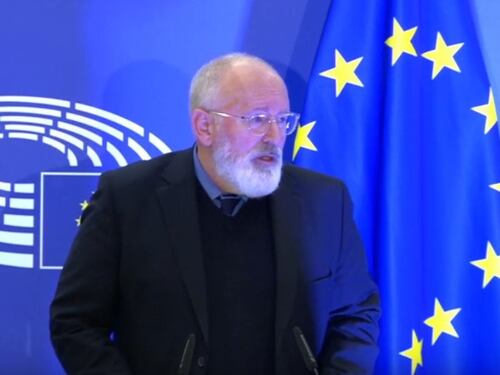 Timmermans preoccupato per l'Eurozona: “Rischio smantellamento”