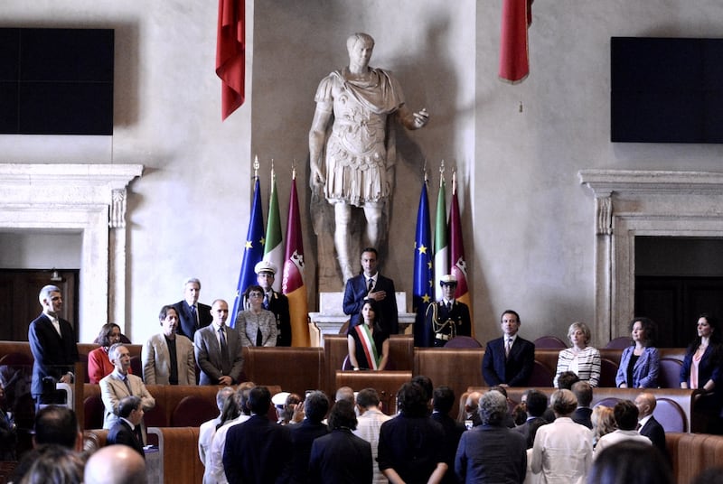 La prima seduta dell'era Raggi 7