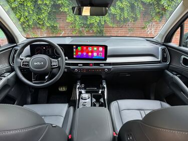 Kia Sorento 2024: guarda la gallery del rinnovato SUV da famiglia, anche Diesel 14