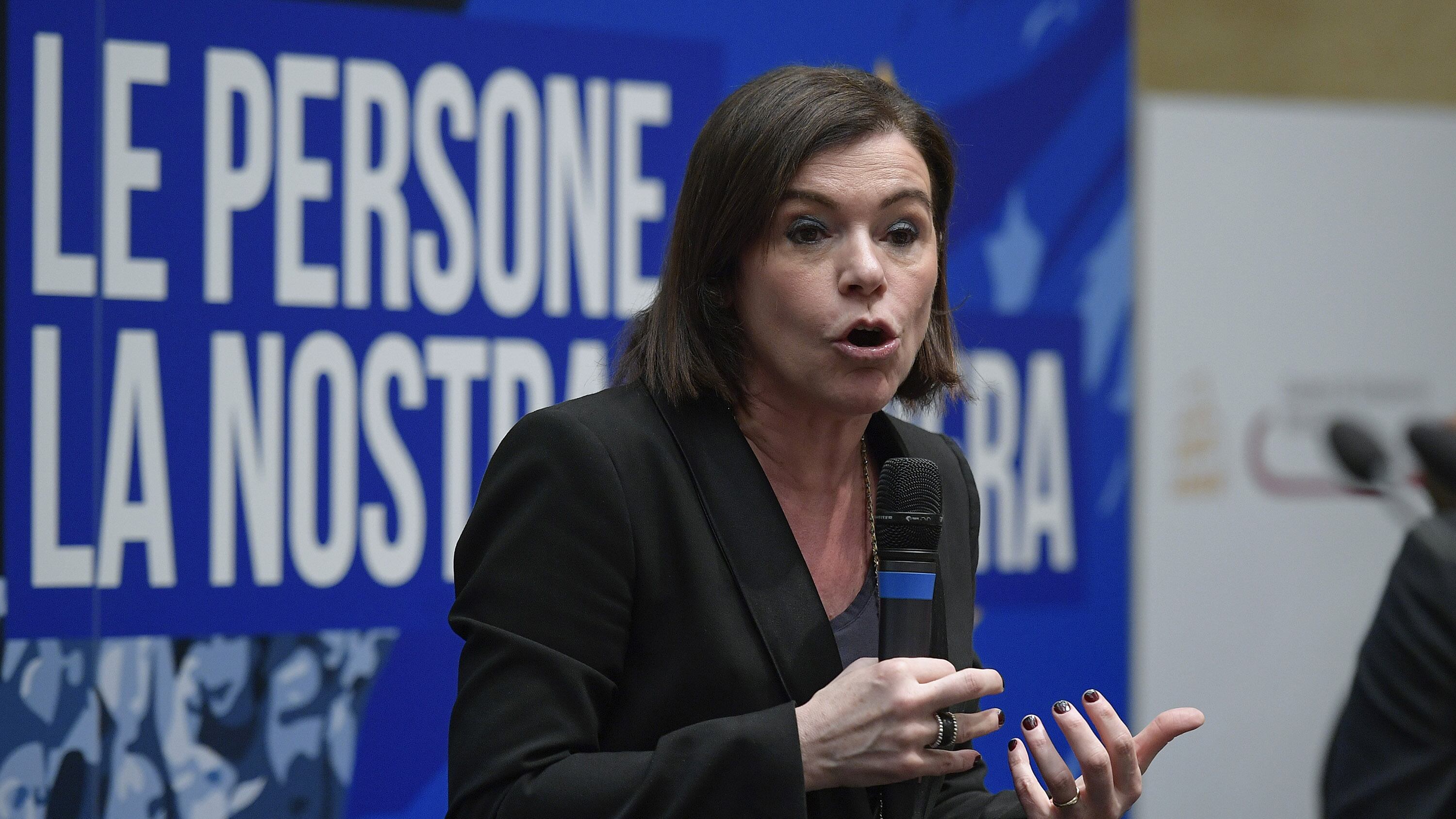 "Se voti sì, per il Pd sei fascista". E Gualmini molla la Schlein e va in Azione
