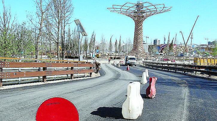 Strettoie e ingorghi L'odissea delle auto fino ai padiglioni