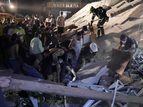 Un sisma sbriciola la Colombia: 111 morti