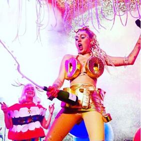 Miley Cyrus, bebè per il nuovo singolo 9