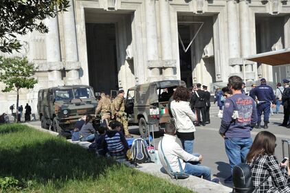 Immigrati e militari in Centrale 17
