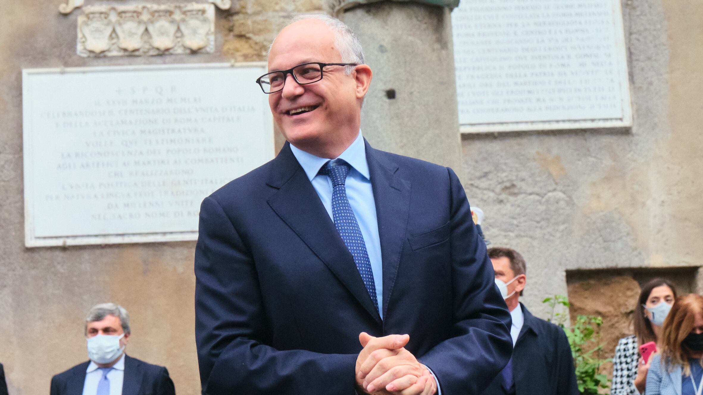 Gualtieri in stile Raggi: bonus ai netturbini se non si ammalano