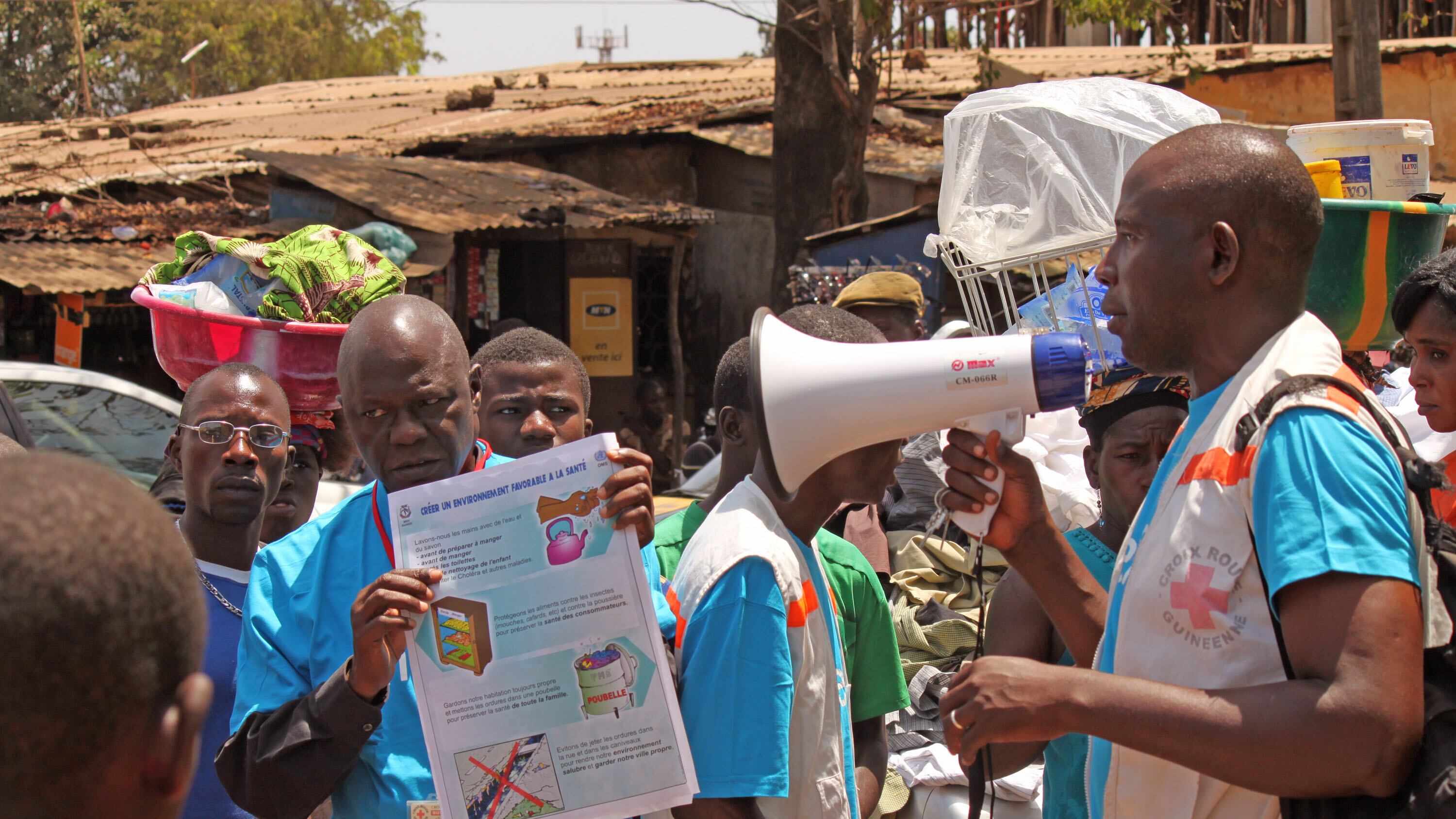 Guinea, cresce l'emergenza ebola. Msf: "Epidemia senza precedenti"