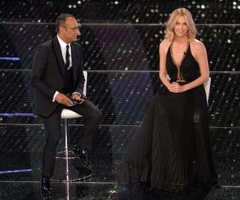 Charlize Theron sul palco dell'Ariston 6