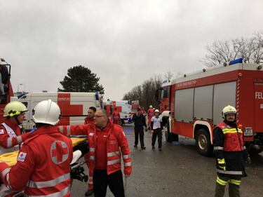 Soccorsi sul luogo dell'esplosione 1