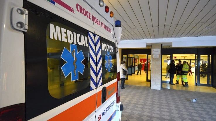 Imperia, panico in ospedale: eritreo aggredisce sanitari e poliziotti