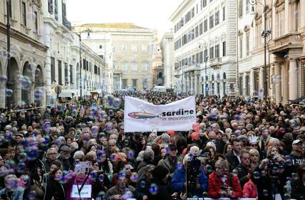 Le sardine sbarcano a Roma 3