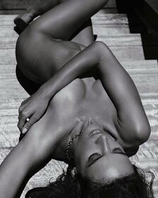 Alessandra Ambrosio nuda sui social 2