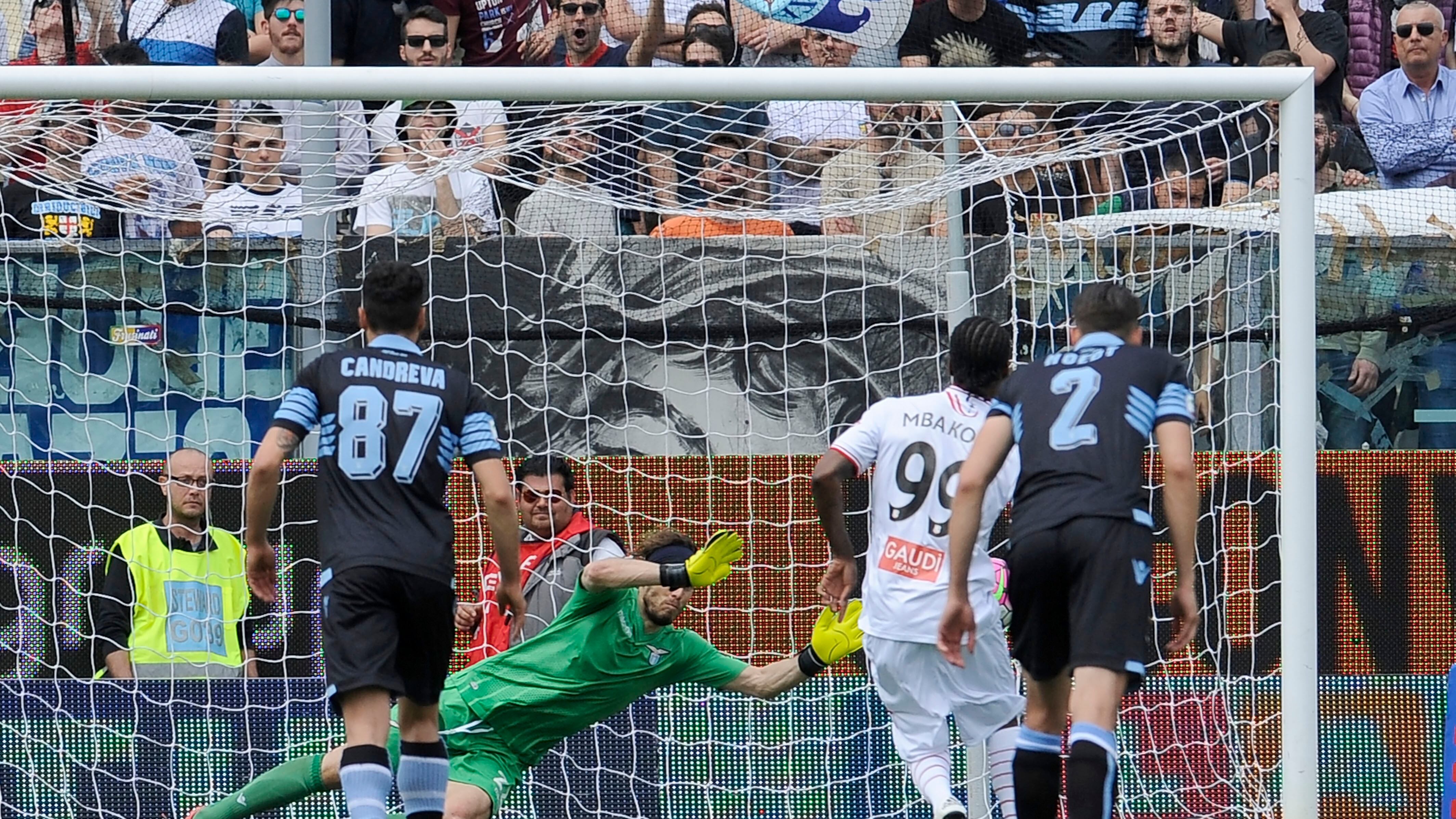 Carpi-Lazio, Mbakogu sbaglia due rigori in trenta minuti