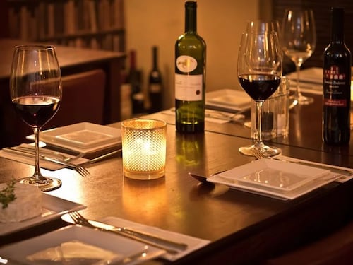 "Questo vino è troppo caro": scoppia la rissa al ristorante