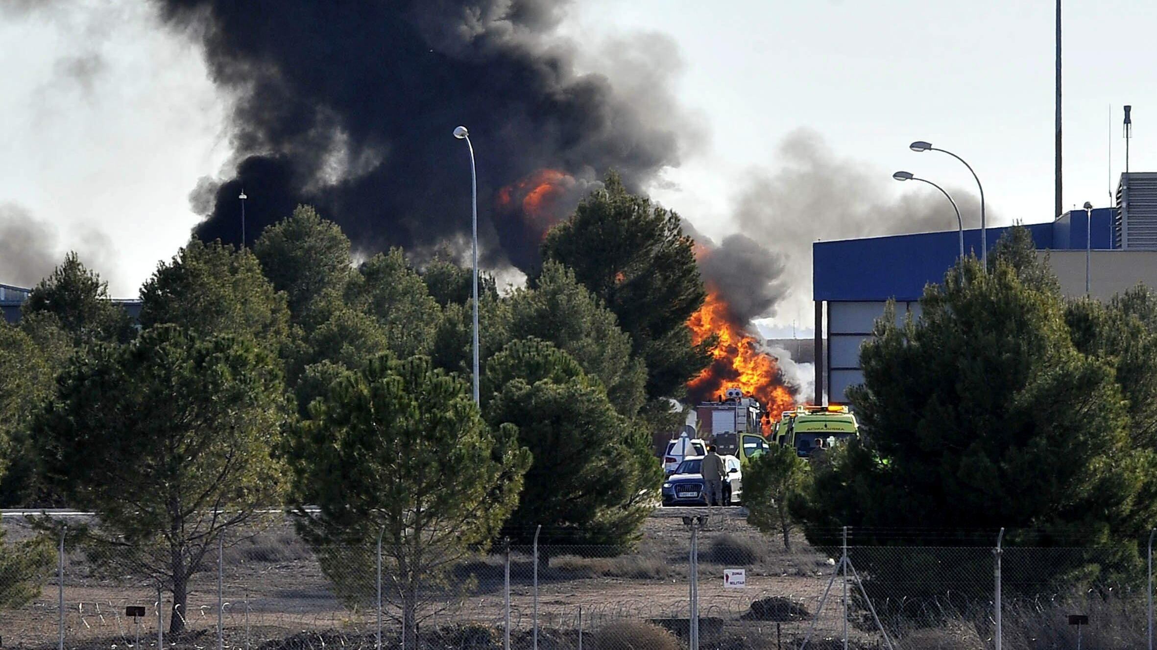 F-16 si schianta in base Nato: "Almeno 10 morti"