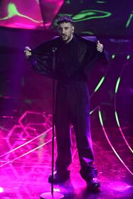 Sanremo 2024: ecco il look della quarta serata del Festival di Fred De Palma 5