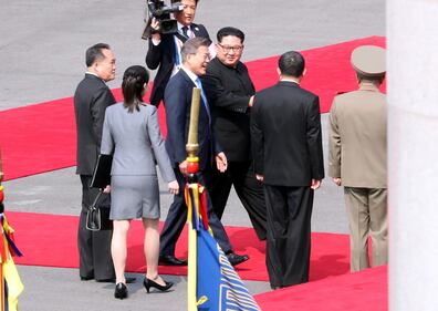 Il leader nordcoreano accompagnato dalla sorella Kim Jong-yo 8