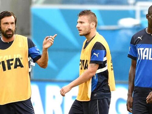 Balotelli sotto tiro, Buffon e De Rossi non le mandano a dire