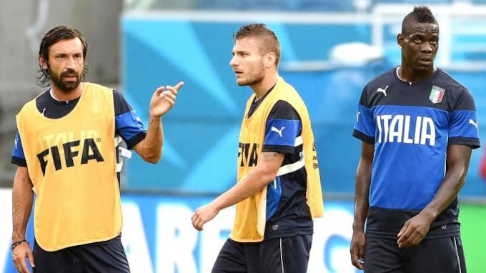 Balotelli sotto tiro, Buffon e De Rossi non le mandano a dire