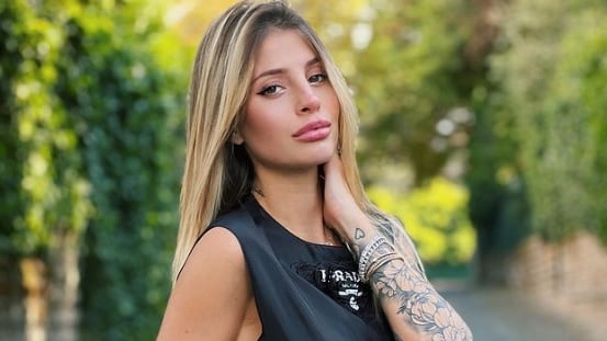 "Attenta a come parli...". Chiara Nasti fa infuriare (di nuovo) i social